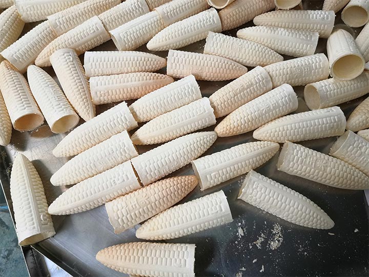 cornets de crème glacée en forme de maïs sucré