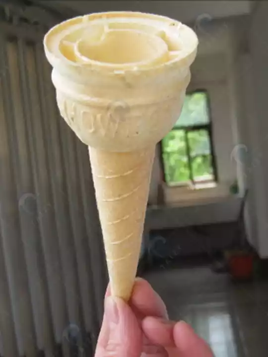 casquinha de sorvete tocha por máquinas